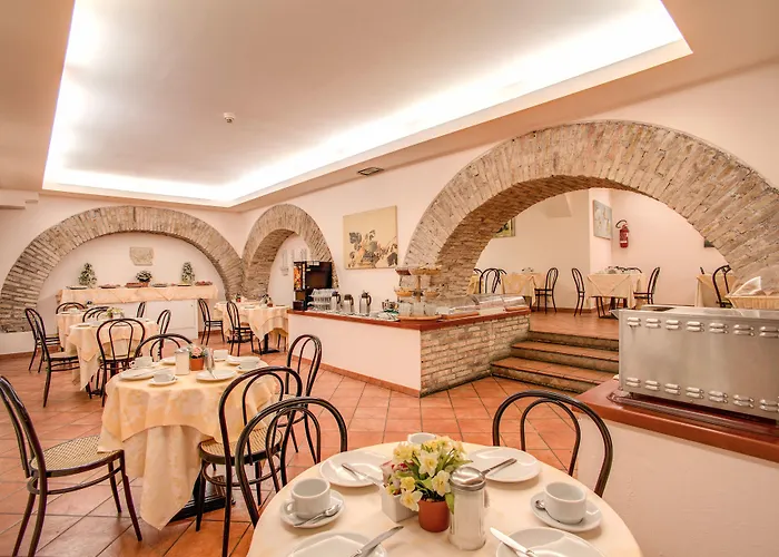 Hotel Corona 3* Rome