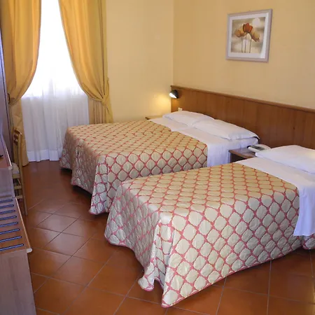 Hotel Corona فندق