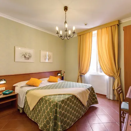 Hotel Corona 3* روما