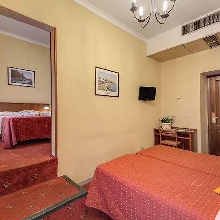 Hotel Corona فندق