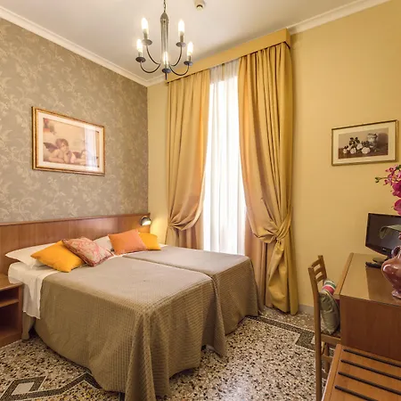 Hotel Corona 3* روما