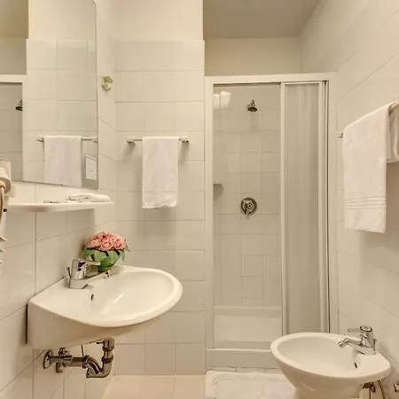 Hotel Corona فندق روما