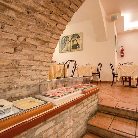 Hotel Corona فندق