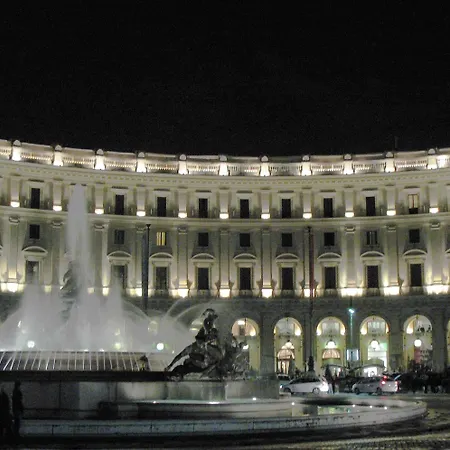 فندق Hotel Corona 3*