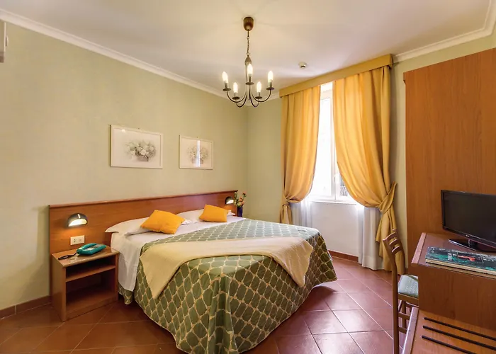Hotel Corona 3* Rome