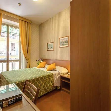 Szálloda Hotel Corona