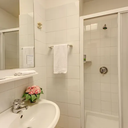 فندق Hotel Corona