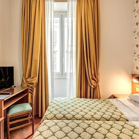 Hotel Corona 3* Řím