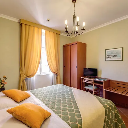 Hotel Corona Otel 3*