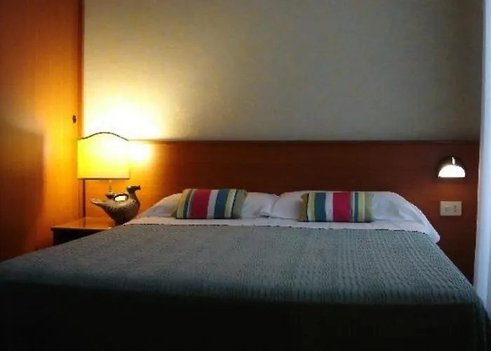 Szálloda Hotel Corona 3*